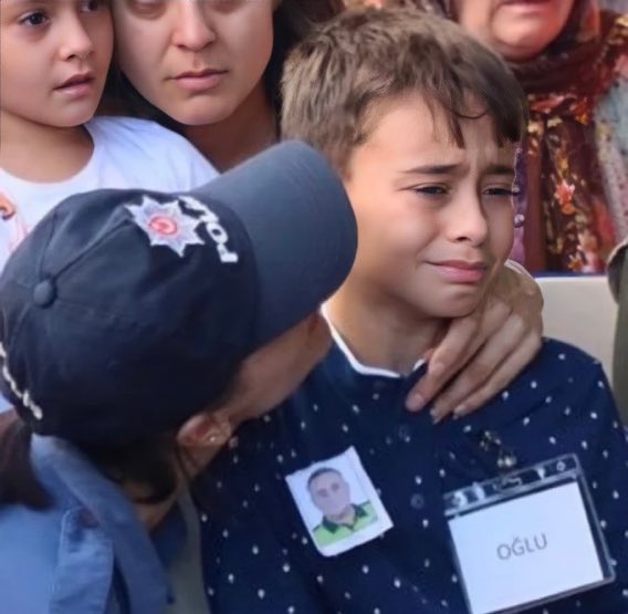 "Baba gerçekten gidiyor musun..."😔