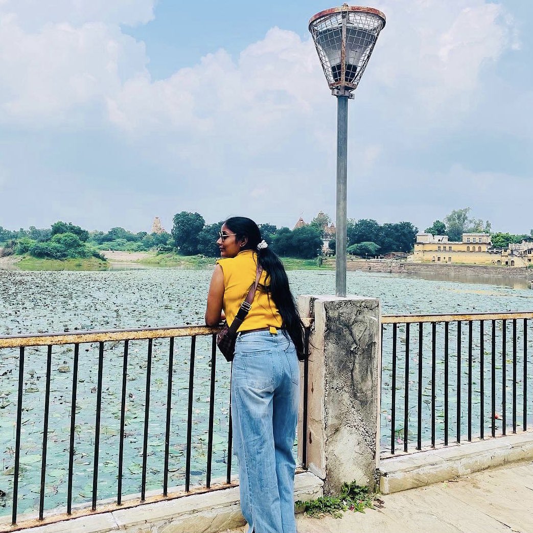 KaushikiMishr18's tweet photo. PictureOfTheDay🧿🌸
#shoot #actor #theateractor #kaushikimishra #tweeter #TweeterWorld #tweetervskooo #tweetertime #NaturePhotograhpy #CostumeDesigner #webseries #vistaram https://t.co/mWPsXKWCrW