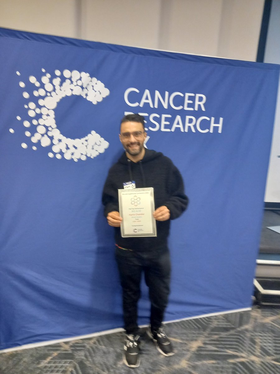 Congratulations  on your award today Martin @CRUKBristolQns  your area  team are very proud of you 👏 🥰 well deserved 👏 👍 🙌