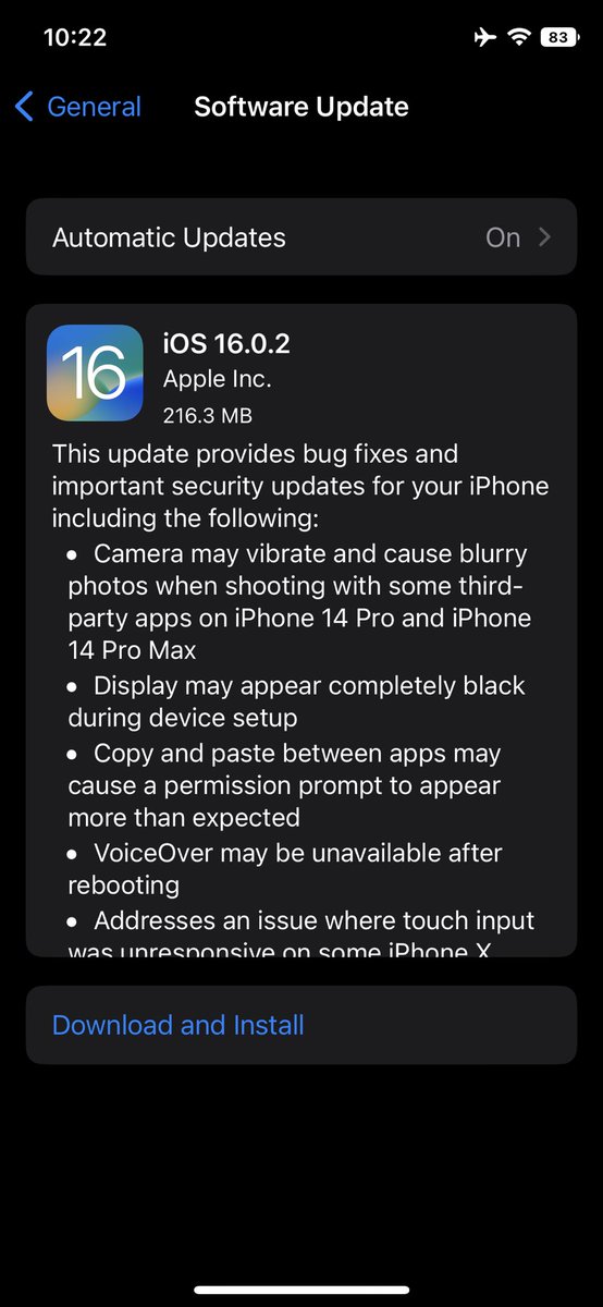 Gambellajr's tweet photo. The new update for iPhone 14 pro and iPhone 14 pro max out #iOS16 #ios16bug https://t.co/GrOUmnorqB