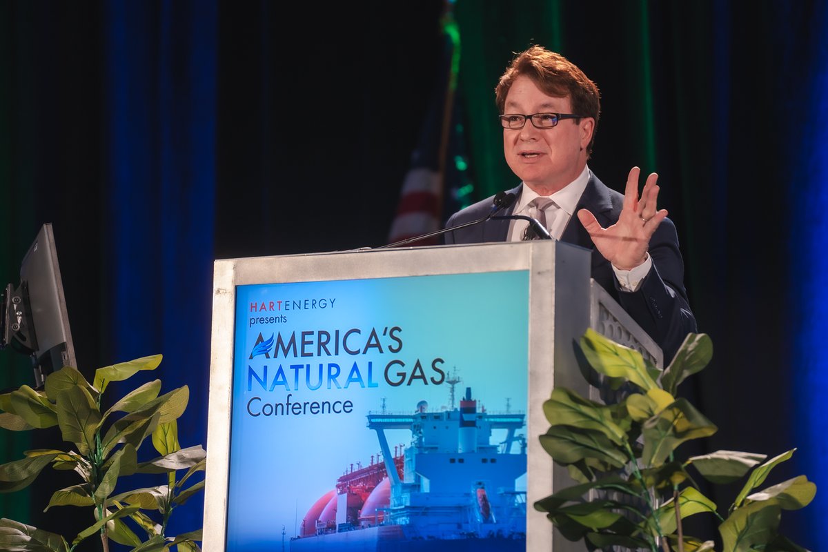 Penn America Energy expects to pre-file its Penn LNG project with FERC this year. “We are basically a Qatari megatrain that can produce 7.2 mtpa capacity,” he said of the $6.4 billion project along the Delaware River. Infrastructure is 99% in place. #ANG2022