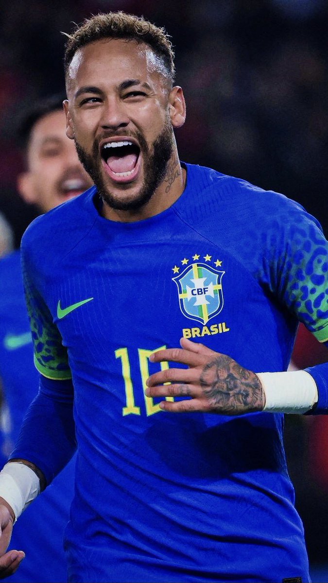 picsnjr's tweet photo. Essa camisa já tá linda, no Neymar então… 😍 https://t.co/hKTzeeMq4Y