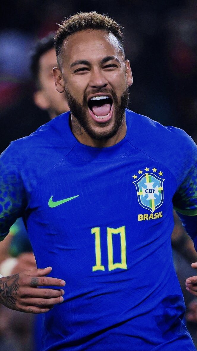 picsnjr's tweet photo. Essa camisa já tá linda, no Neymar então… 😍 https://t.co/hKTzeeMq4Y