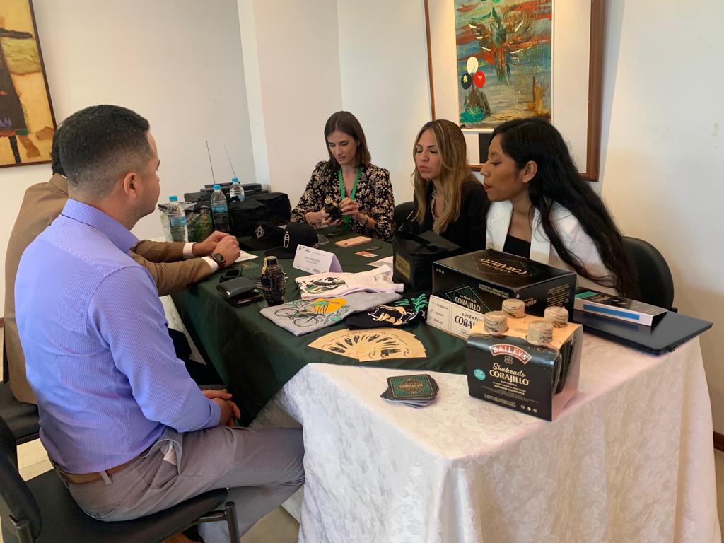 Comecuamex's tweet photo. Del 26 al 30 de septiembre se desarrolla en #Quito y #Guayaquil la Misión Empresarial de #Jalisco en #Ecuador.

Los empresarios exponen su oferta exportable y analizan posibilidad de acceder al mercado ecuatoriano

Boletín de prensa https://t.co/KcBk2KGgce https://t.co/8vEWXuGyBX