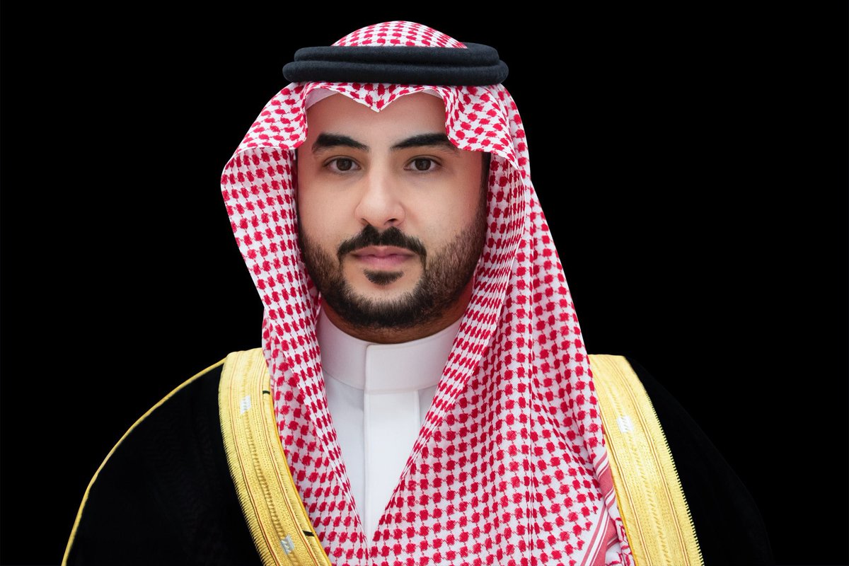 يتقدم  سعادة رئيس #غرفة_القريات 
الأستاذ: عبدالله بن سليم الذمار ونائبيه وأعضاء مجلس الإدارة والأمانة العامة 
  بالتهنئة إلى صاحب السمو الملكي الأمير #خالد_بن_سلمان بمناسبة  الثقة الملكية بتعيينه وزيرًا للدفاع، متمنيا لسموه التوفيق والسداد
