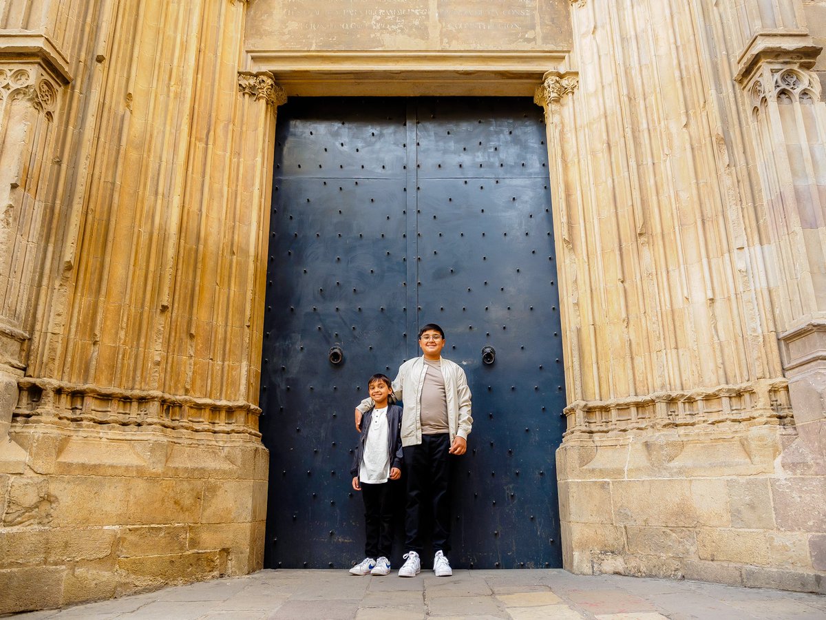 “Capturing people’s moments in Barcelona the beautiful way”
#jrdbcn #barcelona #bcn #barcelonaphotographer 
#vacationphotographer #travelbarcelona #barcelonatrip #visitbarcelona #barcelonaspain #localphotographer #portrait  #luxury #barcelonatourism #turismebarcelona