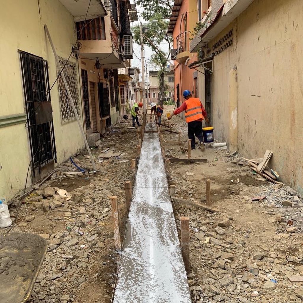 Alcaldía Guayaquil on Twitter "Trabajamos en la reconstrucción de