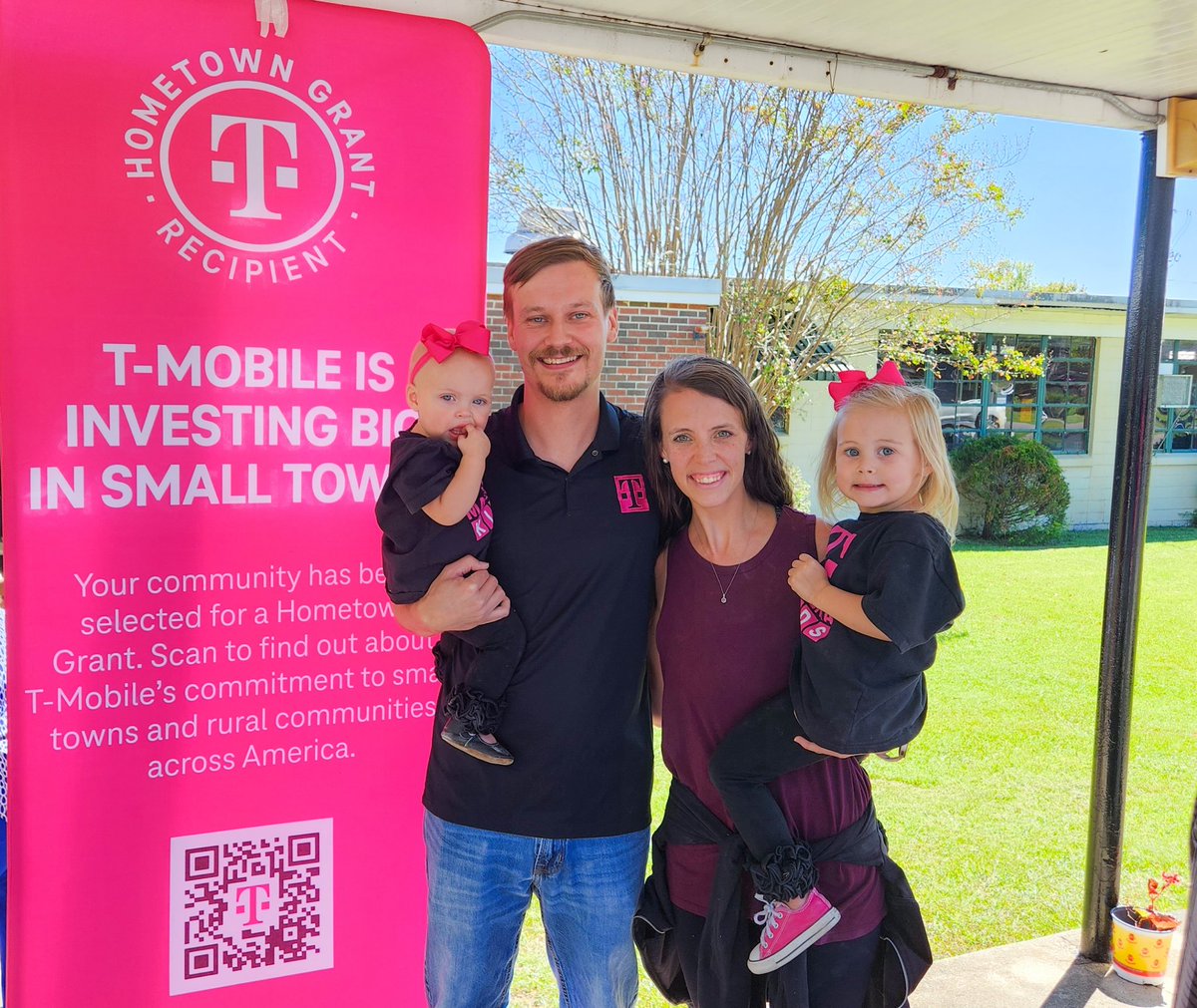 Today will be forever marked at the top of my list of career moments. What a phenomenal honor being able to speak on behalf of @TMobile and present the #HometownGrants to my very own hometown of Leeds Alabama! Having my wife and 2 youngest daughters there made it even better!