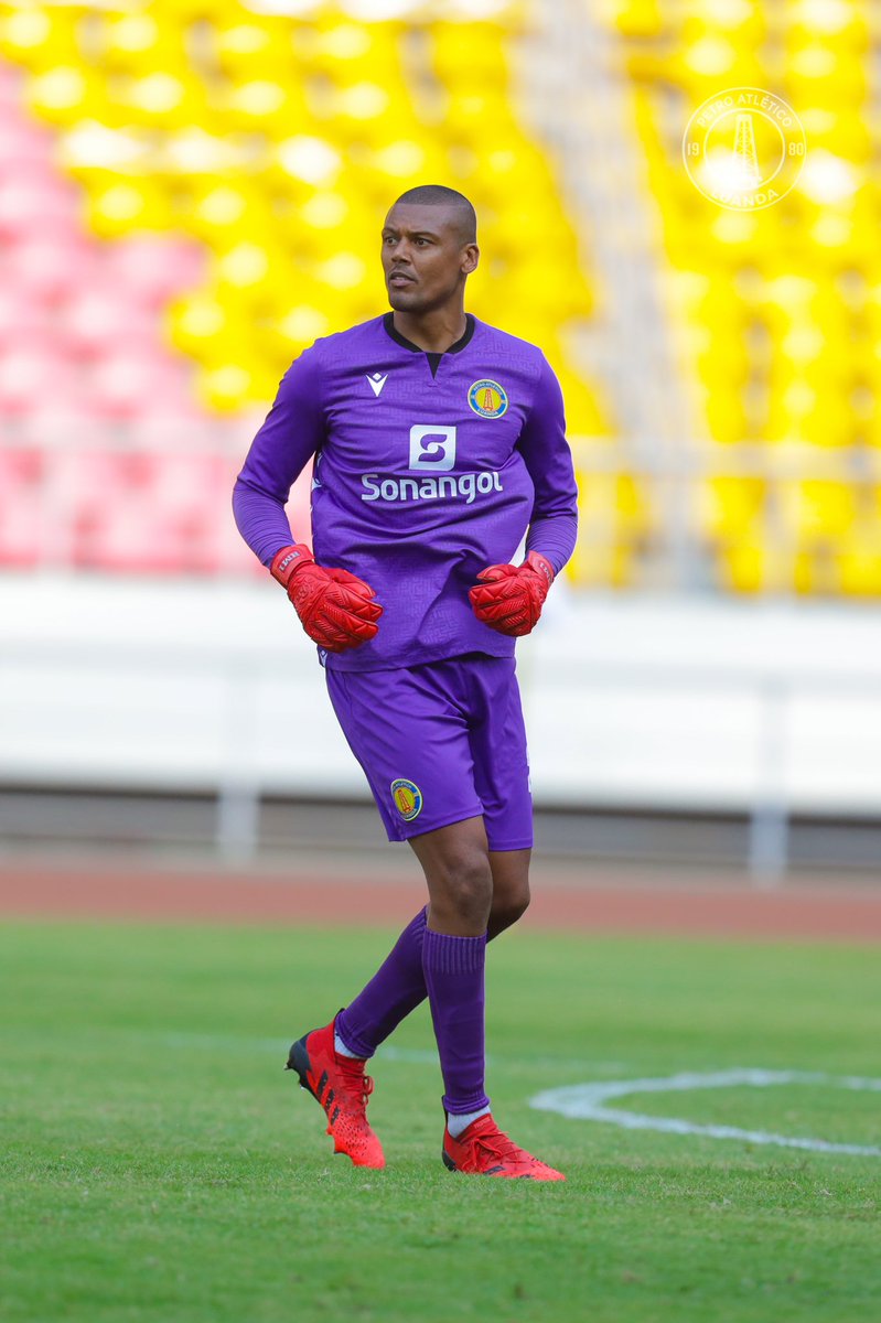 petro_de_luanda's tweet photo. Hugo Marques, estreou-se entre os postes da baliza tricolor. 💛💙❤️🔝

#estreia #hugomarques #futebol #girabola #petrodeluanda #energiaparavencer https://t.co/pIuTfS5afz