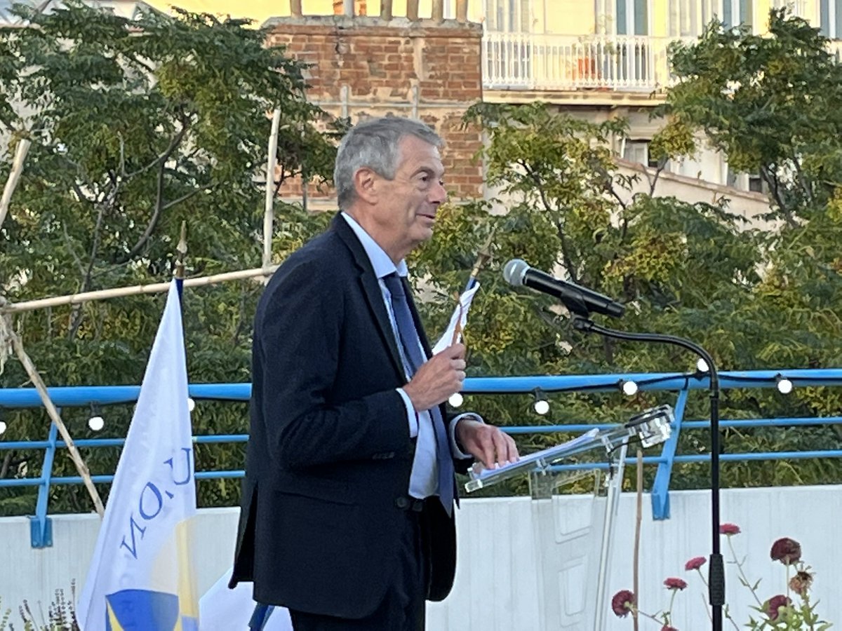fab_oppermann's tweet photo. L’éducation nationale compte de grands serviteurs, dévoués au service de la réussite et du bien-être des élèves et du dynamisme des territoires. Heureux d’avoir travaillé avec l’un d’eux, Olivier Millangue, et d’être à ses côtés à la veille de son départ pour d’heureux horizons. https://t.co/oFUXhTvPCH