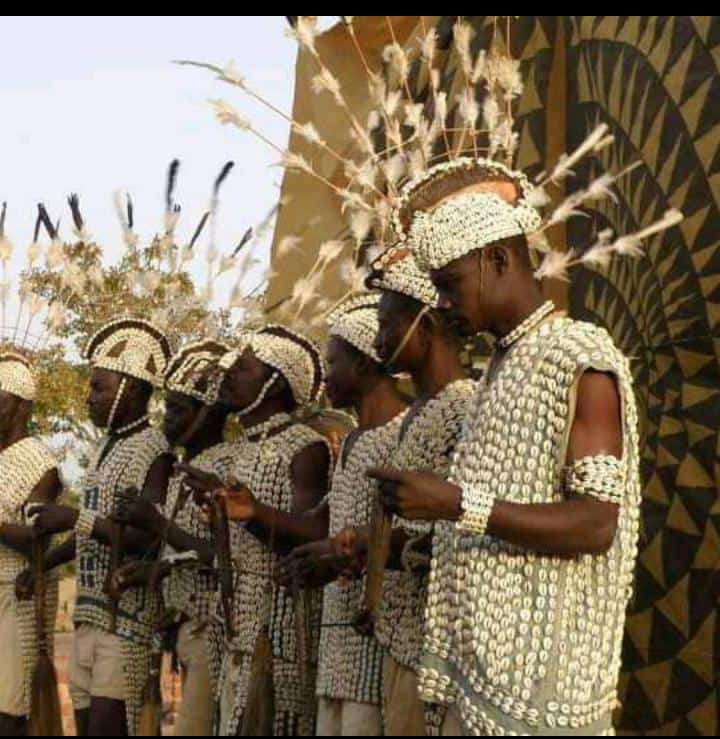TareYaro's tweet photo. @Burkina Faso. Ici nous sommes à Gomboro, province du Sourou dans la région de la Boucle du Mouhoum. Les danseurs de coris😍 https://t.co/YJtbnFifMK