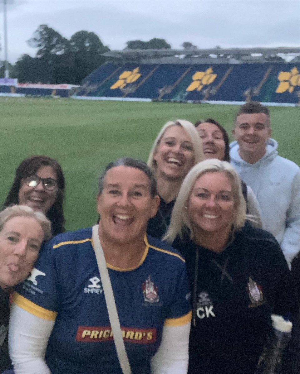 Well done Tuesday ladies first game of the indoor league with a big fat W against a strong Llandaff side. Winning by a narrow 4 runs. best catch I’ve seen this year Izzy Thomas . Good luck to our Wednesday team 👊🏻<a href="/MiskinManorCC/">Miskin Manor Cricket Club</a>  <a href="/RTCricketWales/">Rebecca Thomas</a>