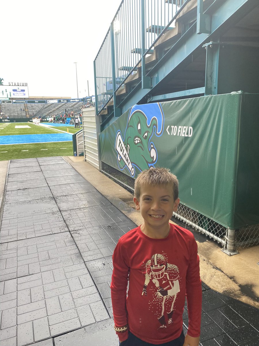 coachPJGibbs's tweet photo. National Sons Day with our Dude!!! #FORCEISSTRONG #nationalsonsday @FBCoachDBrown @DeionSanders @ https://t.co/i8lneFldUa