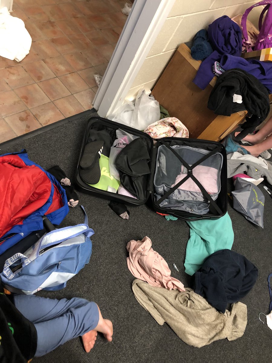 ribbywreaprima1's tweet photo. 10 minutes until room inspection time! #panicstations #notmysocks https://t.co/O3Z1KDeH9S