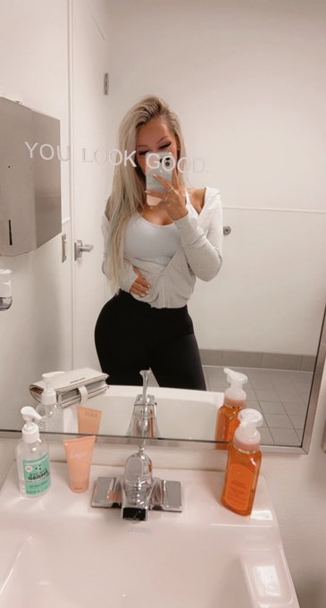 TW Pornstars - ᗷᗩ𝗂ᒪ𝖤Y♡︎. Pictures and videos from Twitter. Page 2