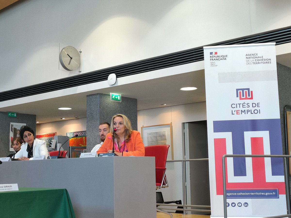 MarieJosePEREZ5's tweet photo. Aujourd'hui,  bilan de la 1ere année de la #Citedelemploi de @laseynesurmer témoignages des acteurs de l'#insertion et perspectives pour la 2eme année au service des habitants des quartiers #politiquedelaville
@poleemploi_VAR
@Prefet83 
@laseynesurmer 
#CollTerr https://t.co/2ZjYCJZhdB