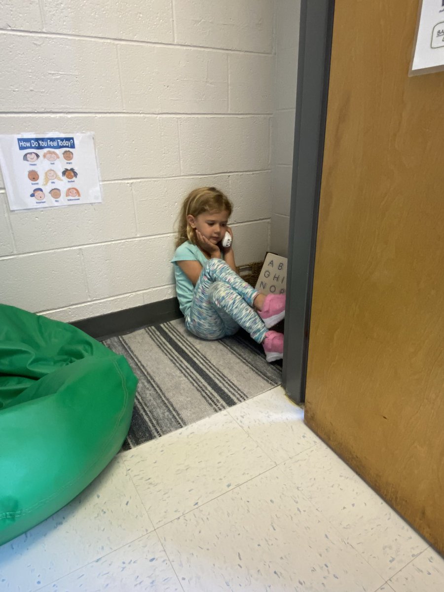 Mrs_JBaker's tweet image. Sometimes you just need to call mom. #calmingspace #selfreg @alcdsb_stmt @BailieHearn @alcdsb