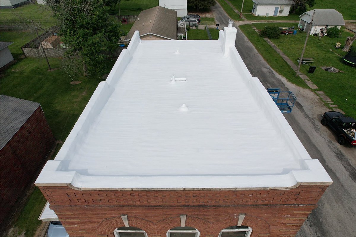 BestChoiceRoof2's tweet photo. Anyone remember the Fortress Bank SPF Spray Foam Project in Calusa, Illinois? Gotta love that white against the brick!

#spffoamspray #roofcoating #roofrestoration #conklincoatings #roofservices #roofingservices #restoreyourroof #commercialroofer #illinois #illinoiseroofer https://t.co/oRVYcA4YMn
