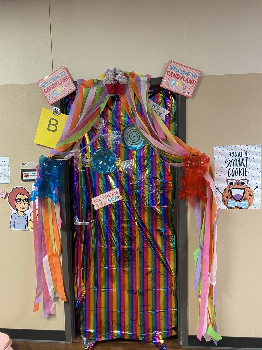 TISDOIS's tweet image. Welcome to candy land 🍭🍭🍫🍬what a fun way to learn and review fiction!  #textevidence #learningisfun @TomballISD