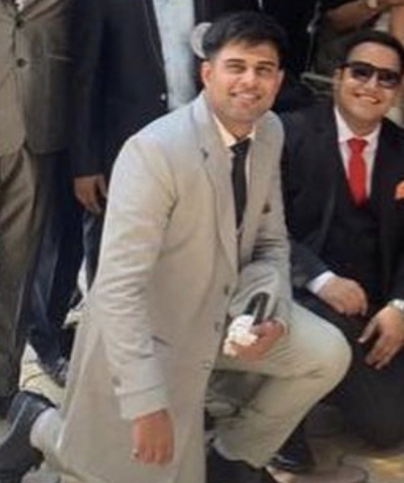 tarushbhusri's tweet photo. Only if this picture from my farewell was taken a bit more carefully. https://t.co/w9kNw0TMVk
