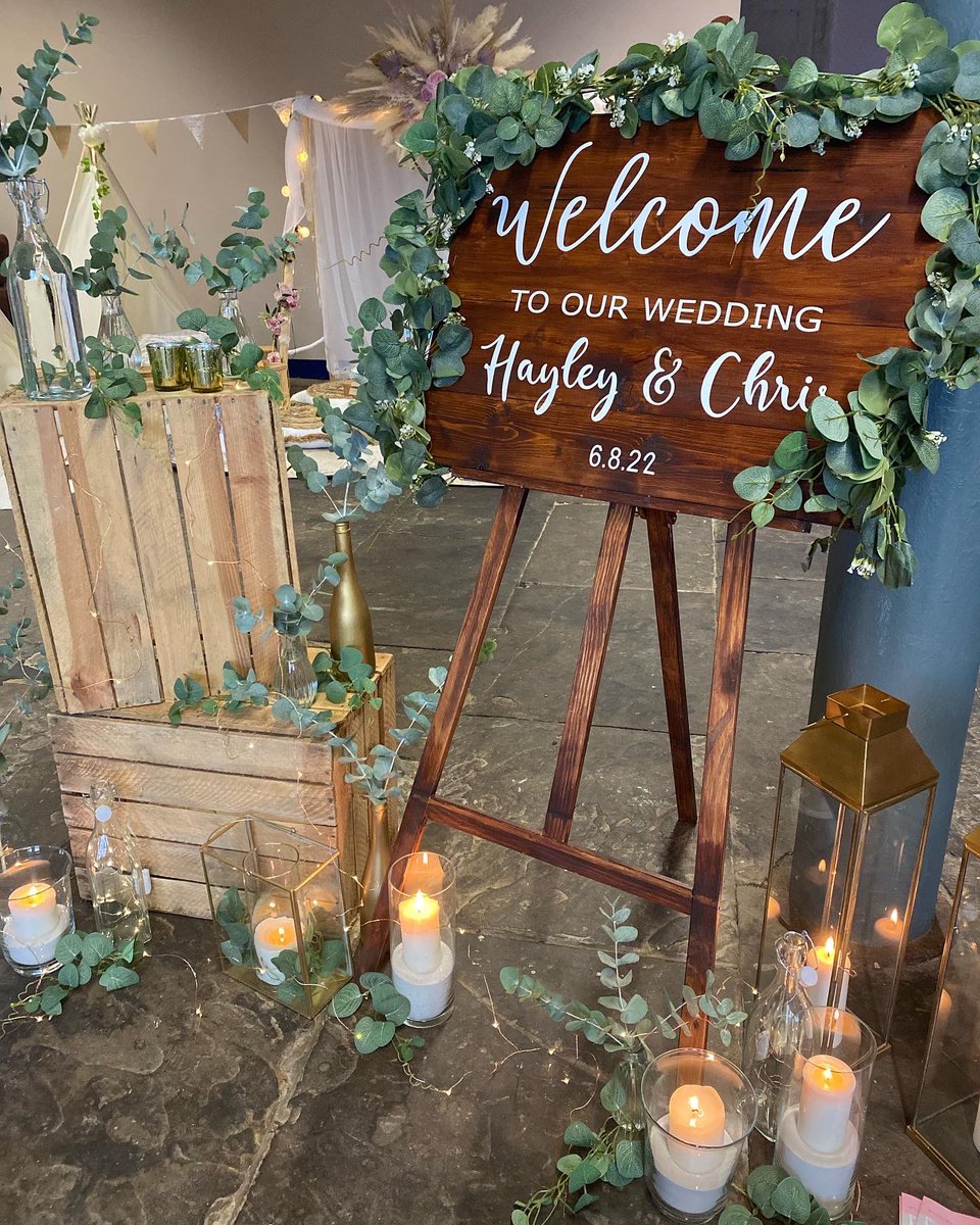 🕯 Set the scene and welcome guests to your #wedding with a couple of crates, candles, fairy lights, greenery and a wooden sign. #weddingvenue #halifax #yorkshire 

🪧 Fabulous set up at our Wedding Showcase by pinkblossomweddings.co.uk

#weddingdecor #weddinginspo #venuestylist