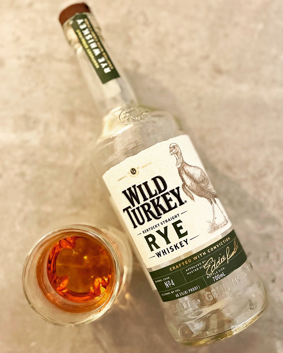 BourbonGents's tweet photo. A fine Tuesday pour for Tuesdays men. Wild Turkey Kentucky Straight Rye Whiskey. Evening all #nab #rye #ryewhiskey #wildturkey #wildturkeyrye #kentucky #tuesday #tuesdaymen #tuesdaytipple #bottlekill #bourbongents https://t.co/gjNii09mR5