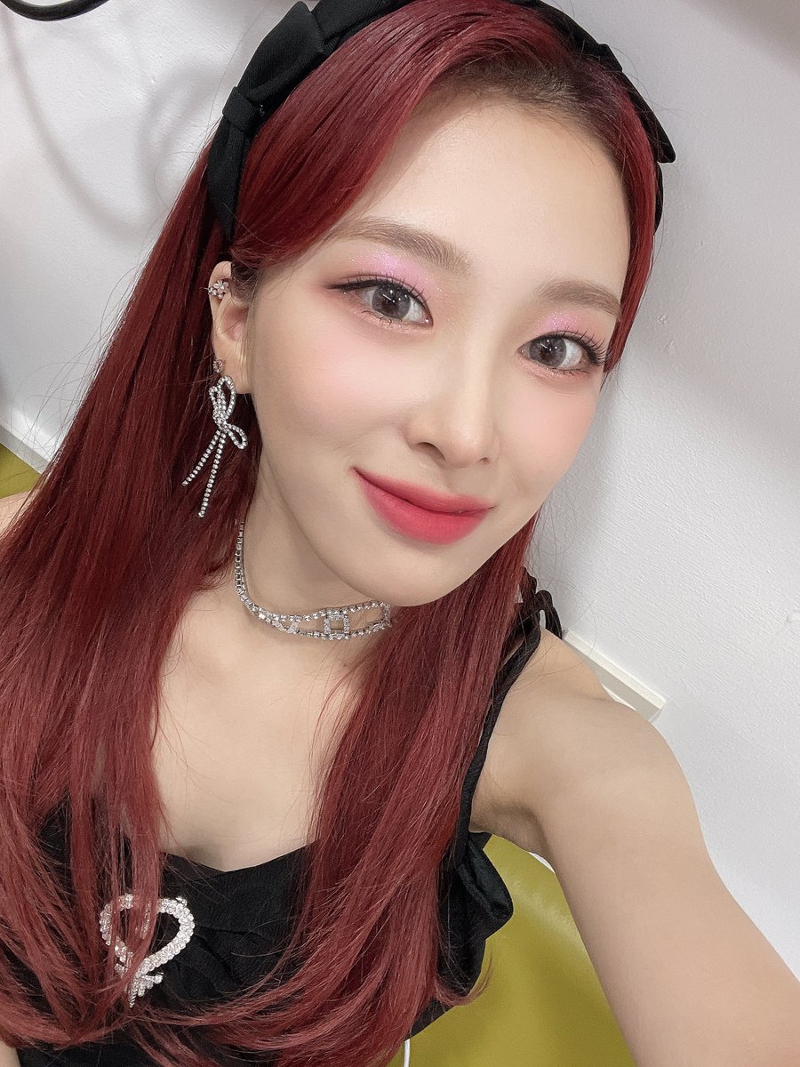 RocketPunchBRA's tweet photo. 📲 23.09.22 | Atualização da Yunkyoung no WV. (1/2)

"Ketchy, o mini fanmeeting foi tão divertido💕
Já tem um tempo!!!!
Obrigado por estar comigo de manhã cedo ><"

#YUNKYOUNG #윤경 #PunchVERSE
#RocketPunch #로켓펀치 https://t.co/zIYZdkCcR9
