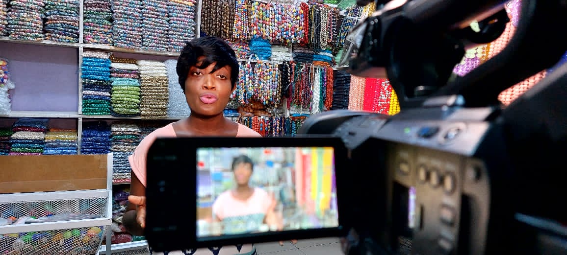 adepa_pieces's tweet photo. It's a story of #Love!
Love for the word Adepa and what it stands for.
Love for #gifting good things.
Founder @sheila_korsah shares @adepapieces story on @joybusinessgh @joynewstv this Wednesday @5pm.
#GlobalCitizen #globalcitizensfestival #beads https://t.co/KQHqHSDpAh