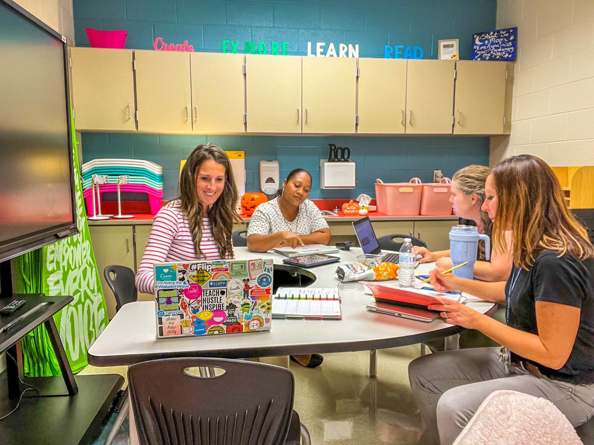mrsjones72812's tweet photo. One of my favorite things about coaching is collaborating with other educators! We had an awesome conversation about creation over consumption and made a literacy goal incorporating weekly tech creation @ChrisYungES ! @PWCSNews #pwcitc https://t.co/ZoRJ36P59W