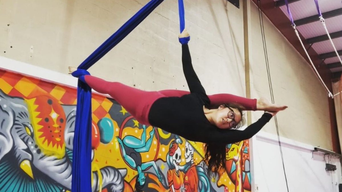 Jess Li teaches #aerialsilks at Up Side Down. She first started learning silks eight years ago, after spotting a set hanging in her gym. She works as a civil engineer and also enjoys crochet, gymnastics and learning Welsh bit.ly/up-side-down-c…