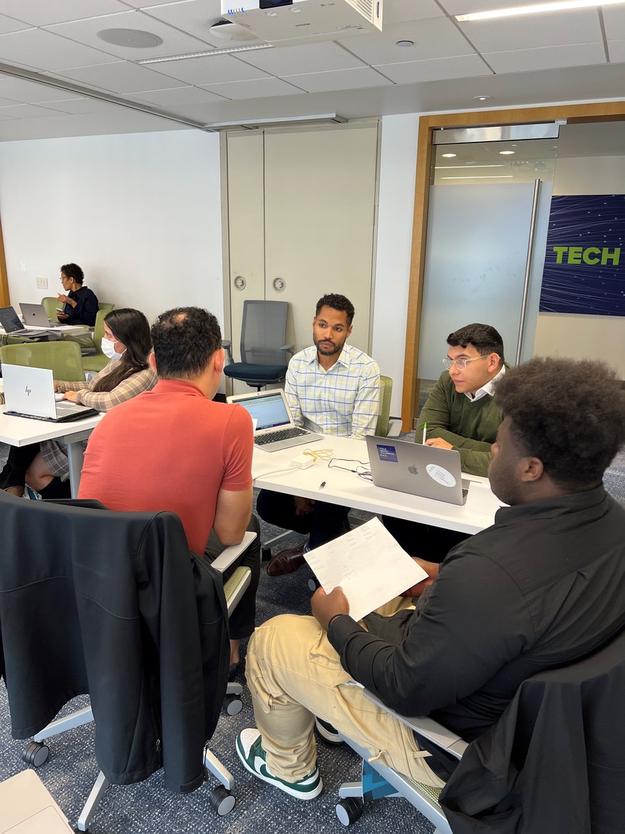 TechReadyIL's tweet image. Some more pictures from an amazing first week of class! We are wishing our apprentices an even better week two! 🔥💯
#chicagotech #BlackTechTwitter #WomenInTech #tech