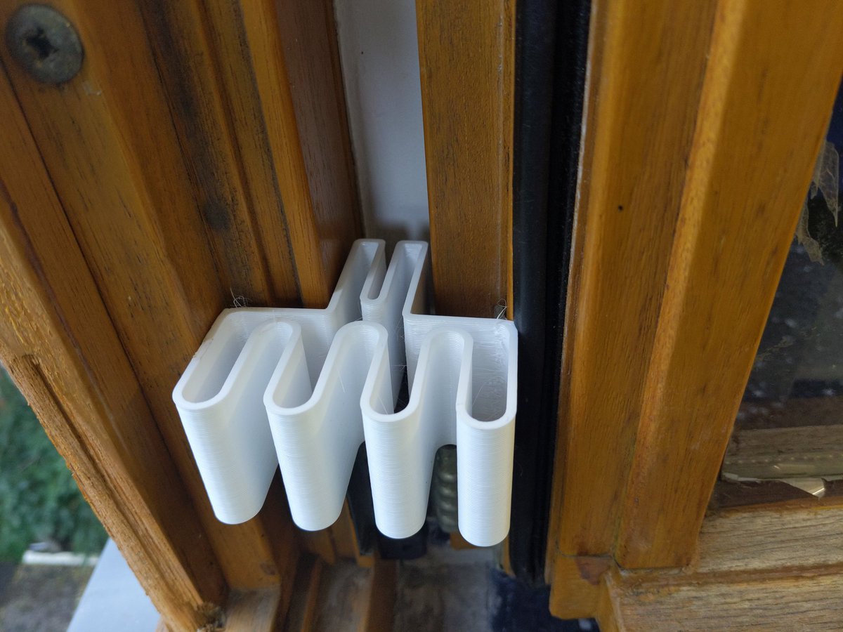 stephiewunder's tweet image. My colleague at @codeandcontext Franziska Polka designed these super cool Window Opener Things

look at the different steps