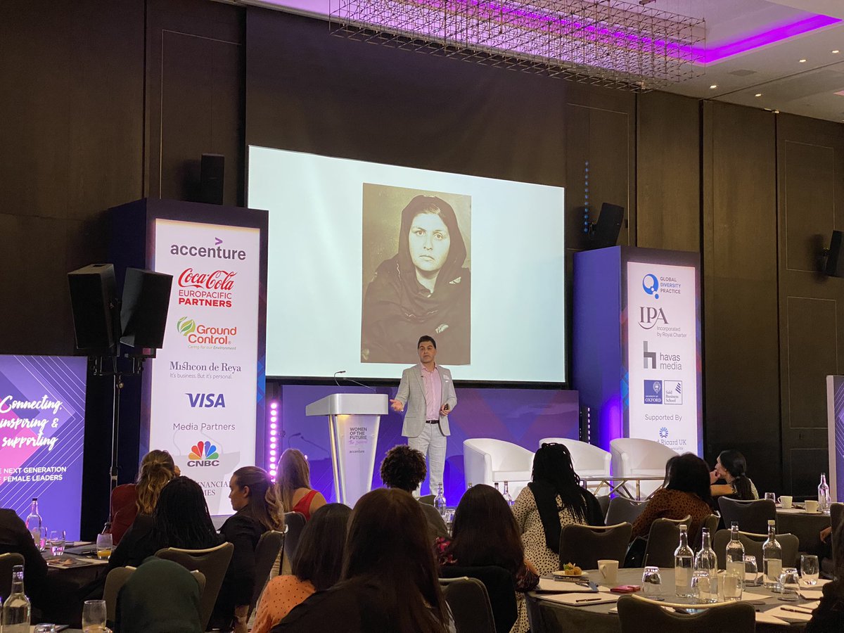 womenoffuture's tweet photo. The @womenoffuture Summit is coming to an end. @DrWaheedArian is sharing his keynote speech with the audience.
 
@Accenture #Womenofthefuture #WOFSummit #WOF2022 https://t.co/zX7zGhvK2G