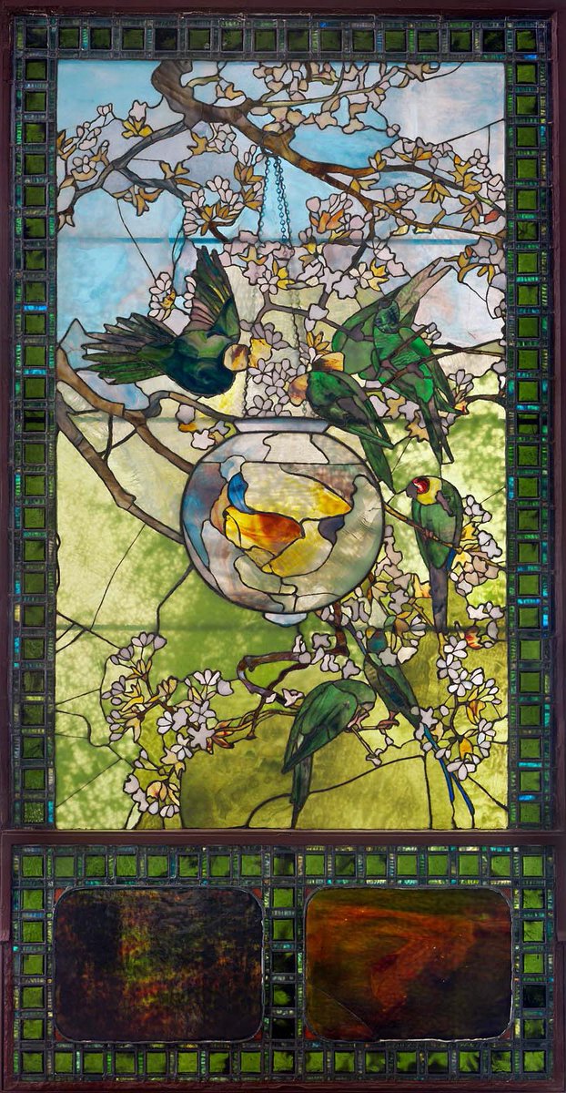 Original Tiffany window from 1899 with parakeets and gold fish bowl, USA.

📷 Museum of Fine Arts, Boston