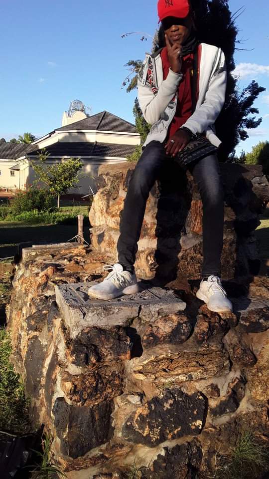 NomanationMusic's tweet photo. #BornToRapEP. 
1. Goat mode #slikouronlife  https://t.co/nK4bDwHDaC
2. Vsd kasi #slikouronlife  https://t.co/pvPgaNMbAC
3. Anxiety #slikouronlife  https://t.co/kakiT01r8T
4. Turn me on #slikouronlife  https://t.co/9FPVOWwU3f
5. Never Quit #slikouronlife  https://t.co/zNrRjuGO0c https://t.co/uay5IrjC14