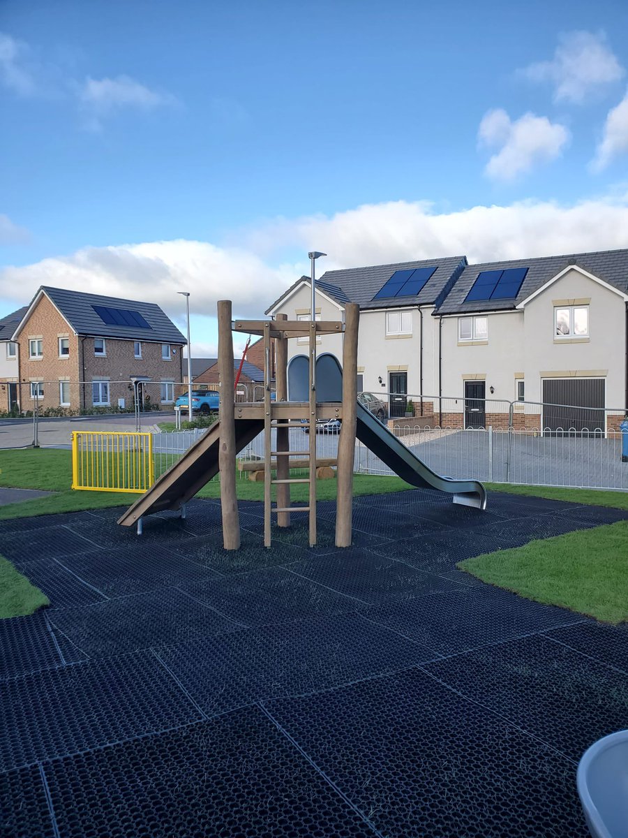 openspacesian's tweet photo. @JupiterPlay Interactive play on a new build development for Taylor Wimpey West Scotland. #sona #robinia #yalp #jupiterplay #inclusive #inclusivity https://t.co/dquaFpIkRH