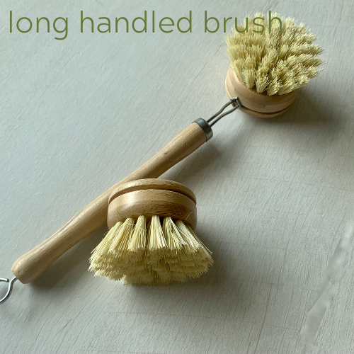 greendesignGOO2's tweet photo. Get the perfect natural brush to add to your arsenal! 
Sisal and coconut coir bristles + scourers. Bamboo or FSC certified wood handles. Long or short bottle &amp; dish brushes. Replacement brush head available. 
💚 
Plastic-free + zerowaste  - because all are biodegradable.🍃 https://t.co/SaJ8nf5AUe