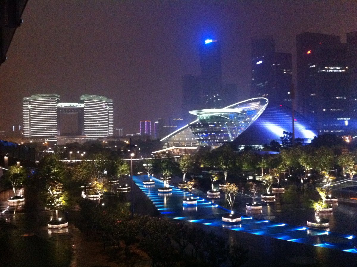 claricista's tweet photo. @alanxelmundo En Hangzhou, China 🇨🇳 2017 https://t.co/TqgN4lBhpQ