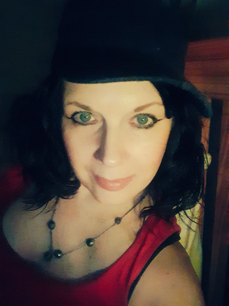 lorraine_warde's tweet photo. @Rainweargumboo1 Thanks, we got on #reallywell - both 🤽♂️ 💦 🍉 #watersigns #helena is a ♏ #Scorpio & I'm a ♓ #Pisean - hope = #speltitright ? The #spellcheckpolice will be #outinfullforce . #Helenatalked even more than me & that's #sayingsomething 🧠 #intelligentwomen #womenwhousetheorbrains ! https://t.co/IkaQ02V7VJ