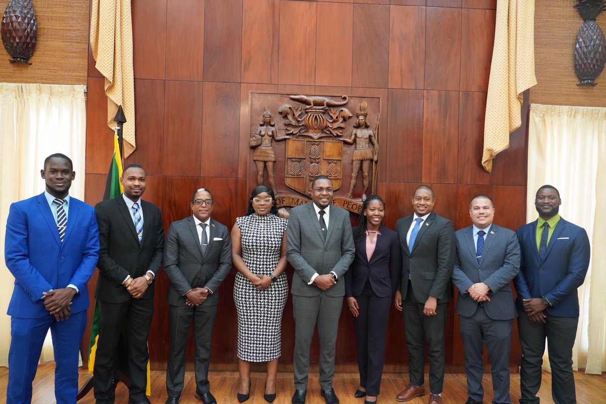 NestaJA's tweet photo. Meeting with Ministers and The Youth Advisory Council discussing how the Government can engage youth better. #countrymp #ABettaPlace https://t.co/ZD1PW66U2h