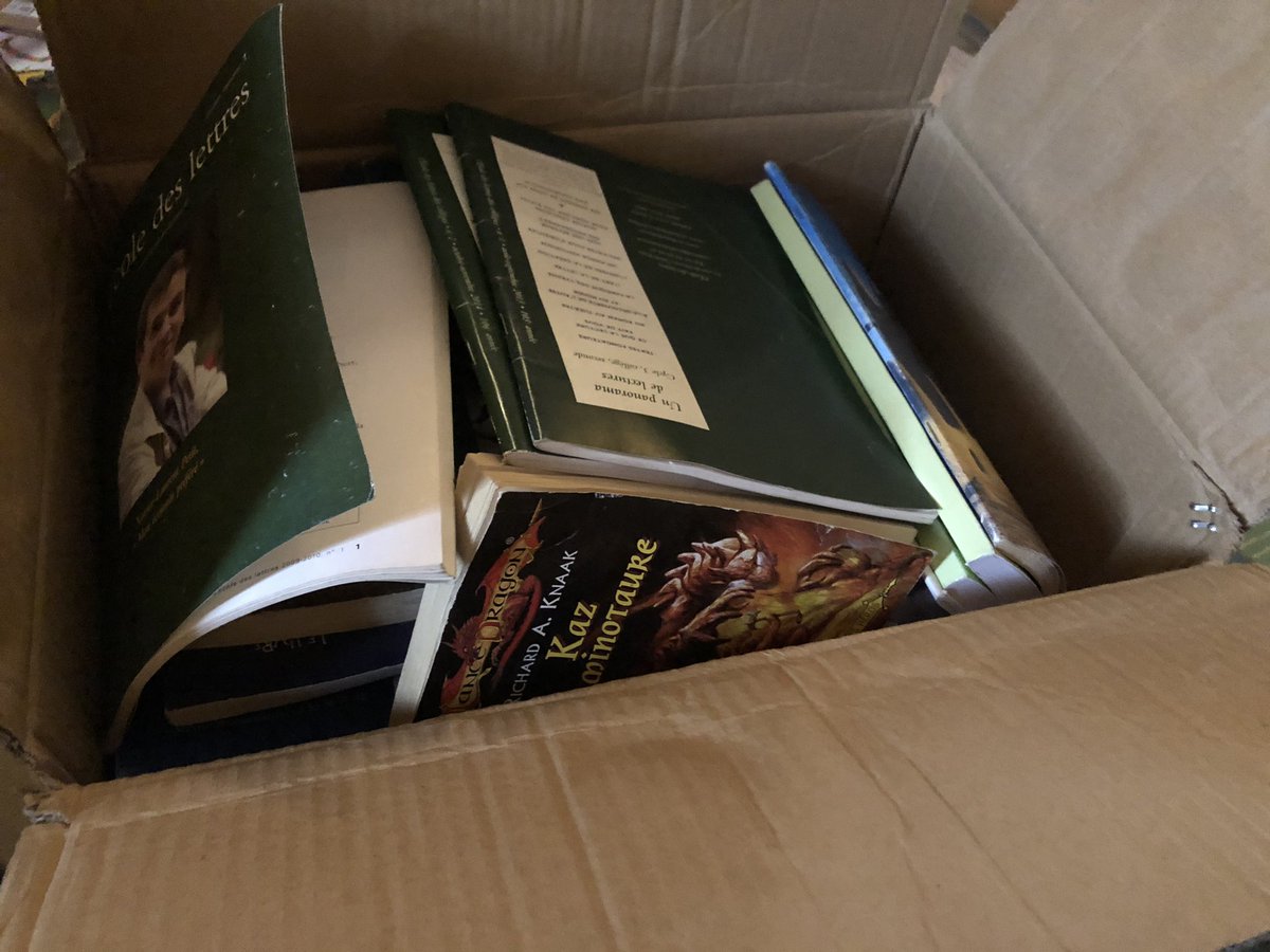 KoneFanta18's tweet photo. Nos collectes de livre pour le projet un Village- une Bibliothèque. Certaines zones ont reçu leur livre.
@KoneFanta18 @AgalyYATTARA https://t.co/mJp31o4ywA