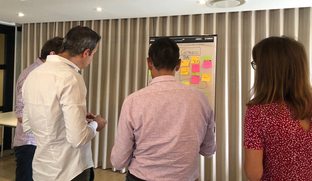 CabinetCARTESI0's tweet photo. Qui dit rentrée dit… séminaire de rentrée !💼
Une belle journée sous le signe de l’agilité pour mieux construire, en collectif, le futur de CARTESIO.
Un séminaire conjuguant créativité, réflexion, et plaisir pour l’équipe.
#séminaire #stratégie #agilité #CARTESIO #humanmatching https://t.co/XoFWixpxwx