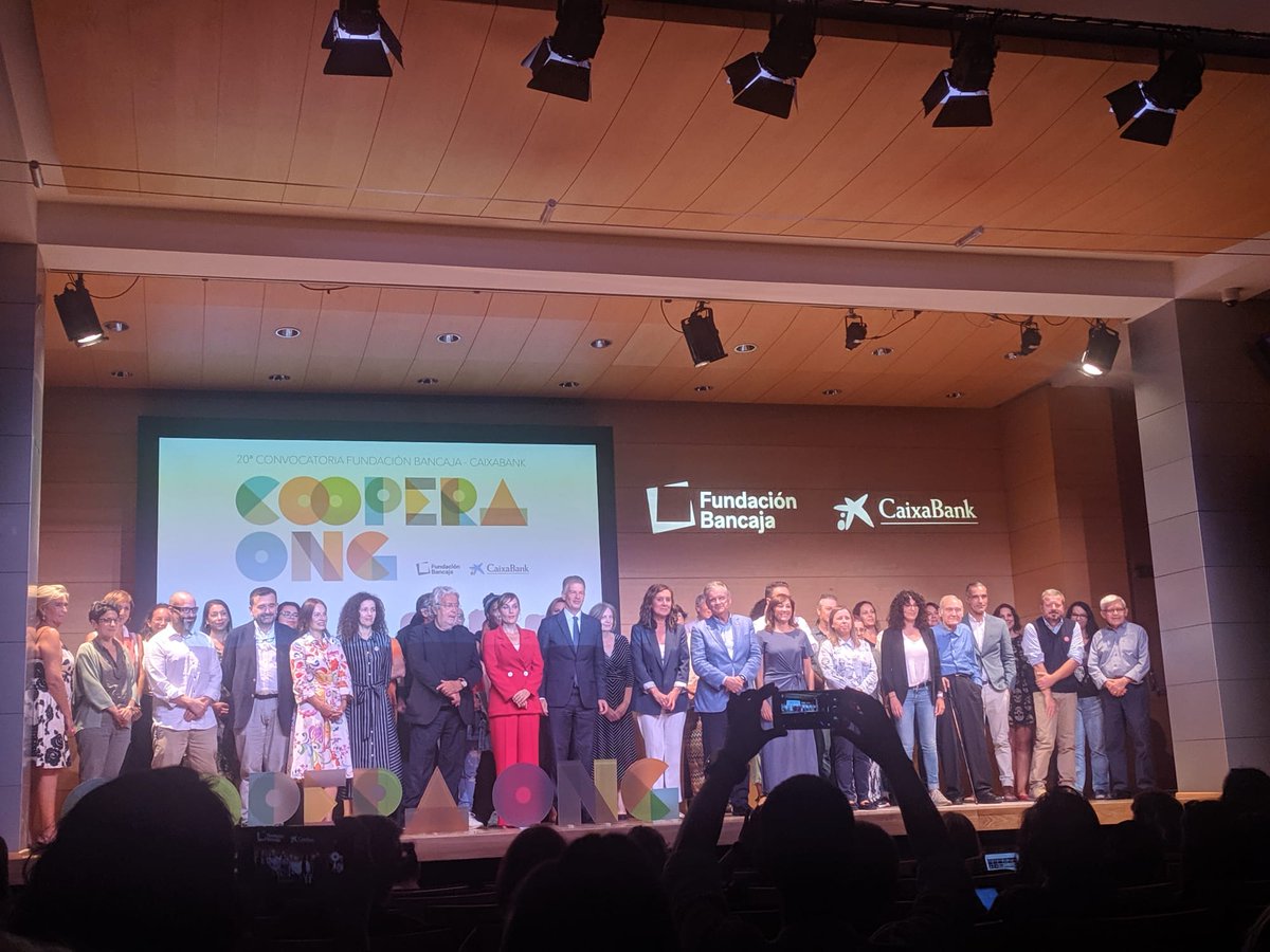 ComiteVLC's tweet photo. Hoy asistimos al encuentro organizado por la @FundacionBcja y @caixabank, como entidad beneficiaria del programa “Coopera ONG” por nuestro proyecto: “Atención de las necesidades sociales de personas con problemas de adicciones en exclusión social"🤝 #CooperaONG #ComiteVLC https://t.co/Lq8udYk0P5