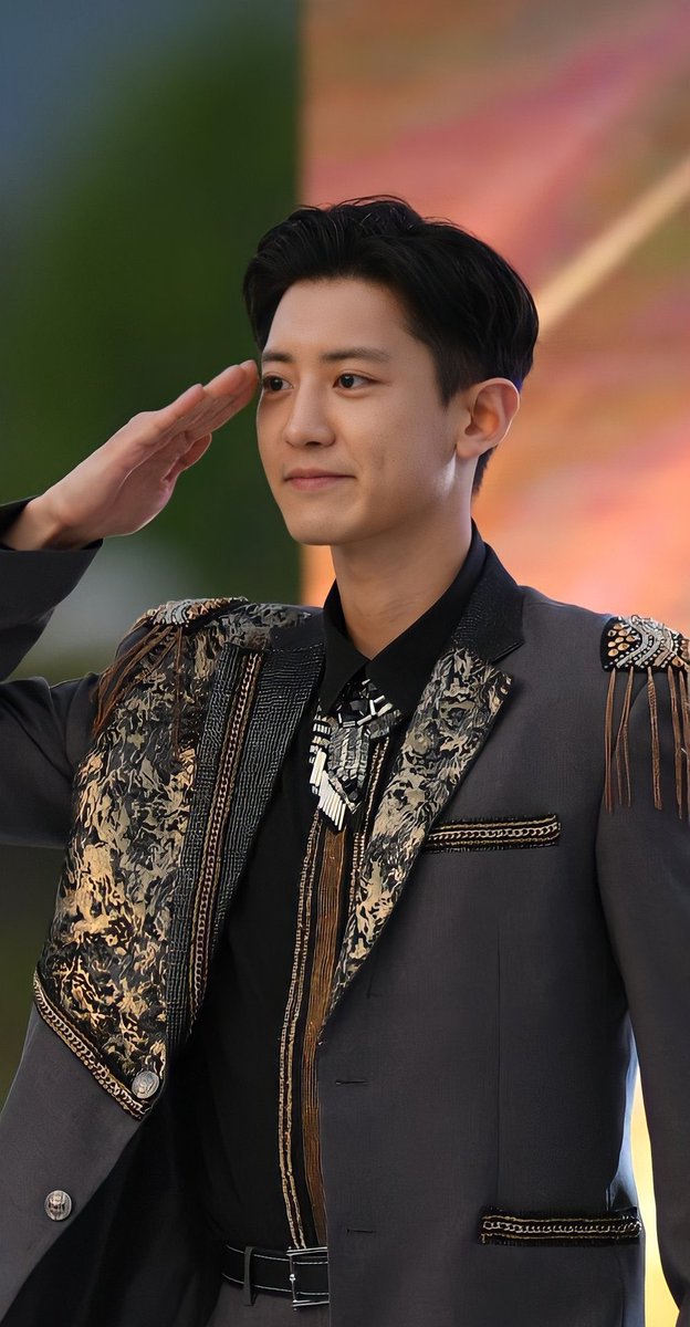 nininininaaa's tweet photo. The wait is over. Another member has finished serving the military. We're getting closer, Ls. 🥹🤍

#WelcomeBackChanyeol
#찬열아_전역축하해_보고싶었어 https://t.co/R3epwdZk6m