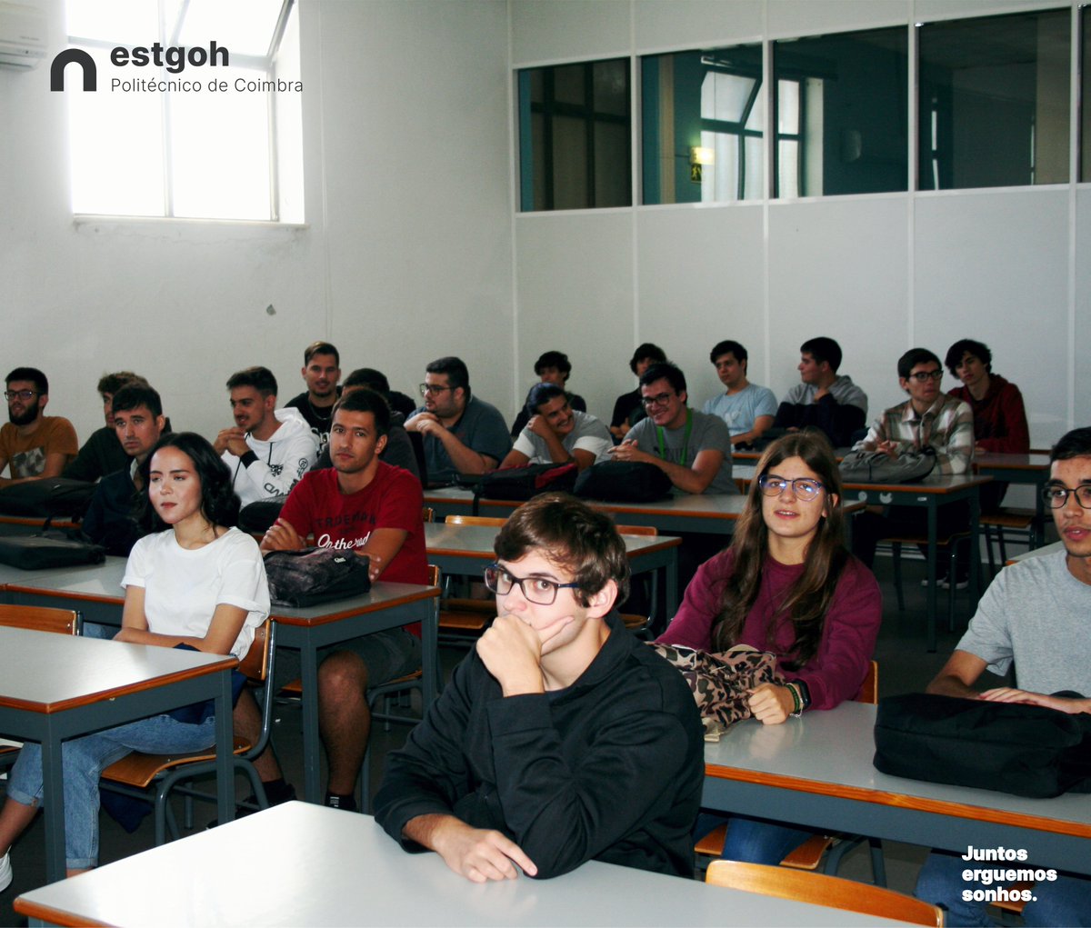 ESTGOH_'s tweet photo. Ontem iniciaram as aulas na ESTGOH e queremos desejar a todos os estudantes um excelente ano letivo 2022/2023.

Juntos erguemos sonhos 💜🤍💜🤍 
#estgoh #ipc #20anosaerguersonhos https://t.co/S0dhWJFDlV