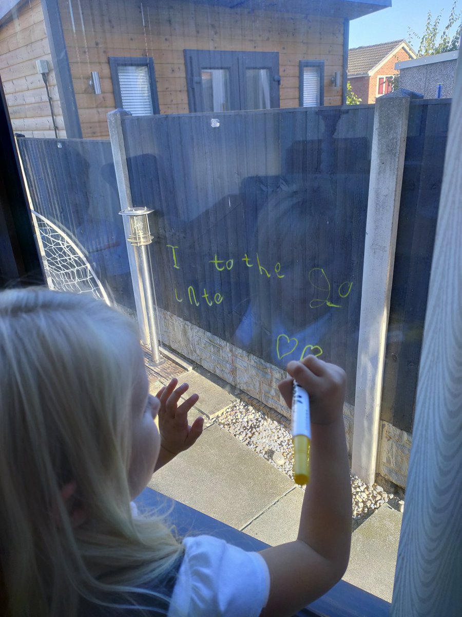 LPSP10's tweet photo. Mean mummy bringing extra homework home for little miss!! Tricky words π΅πΆ these are tricky words! @uptonprimary1 https://t.co/1UQ7NEGnEu