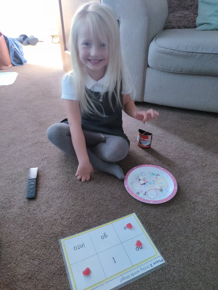 LPSP10's tweet photo. Mean mummy bringing extra homework home for little miss!! Tricky words π΅πΆ these are tricky words! @uptonprimary1 https://t.co/1UQ7NEGnEu