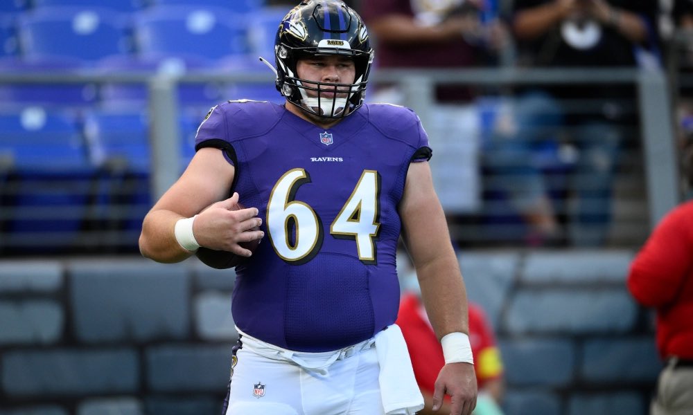 Tyler Linderbaum through 3 weeks:

• 103 pass blocking snaps
• 0 sacks allowed 
• 3 pressures allowed

The Ravens rookie center has been a force early 👀