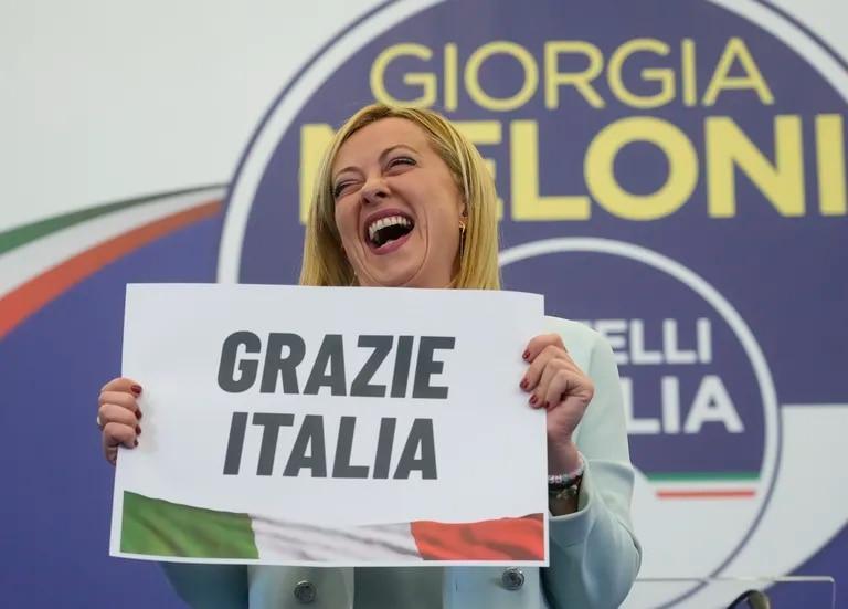 LANACION's tweet photo. Giorgia Meloni en videos: el rap y los discursos incendiarios de la líder italiana que desvela a Europa https://t.co/AJblBo4WZp https://t.co/lEEJHncQAm