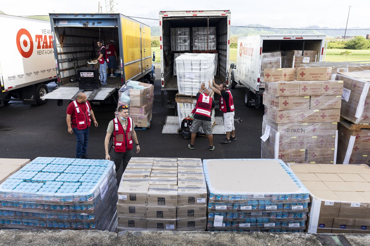 RedCross's tweet photo. 🧵(1/3) More than a week after Hurricane #Fiona made landfall, people in Puerto Rico are still living without power and running water. Over 270 disaster workers with @CruzRojaPR continue to provide comfort and relief. Here’s how ⬇️ https://t.co/iz8rXNOacx